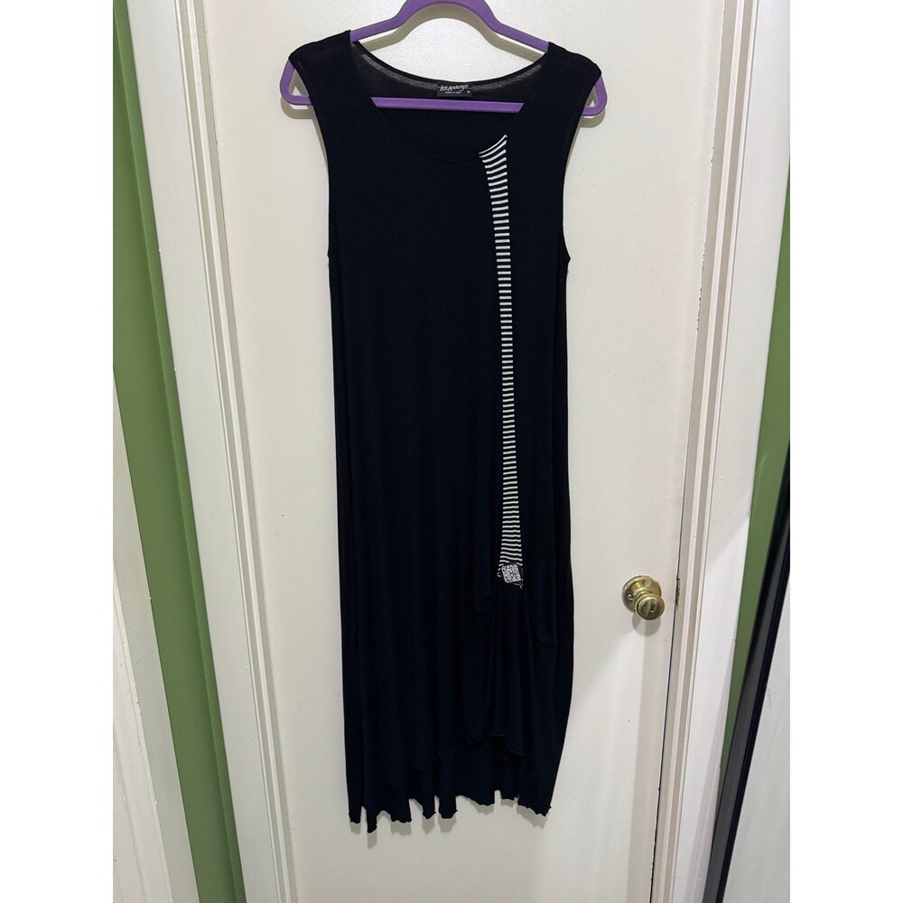 LEE ANDERSEN BLACK FLOWY DRESS W BUTTON DETAIL